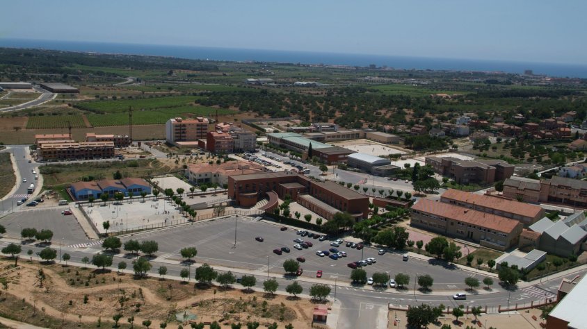 La Policia Municipal del Vendrell enxampa i investiga un menor per danys a la zona escolar