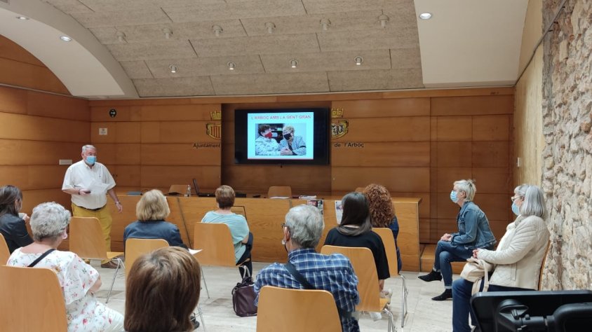 L'Ajuntament de l'Arboç posa en marxa un nou servei d’atenció a les arbocenques i als arbocencs majors de 75 anys anomenat “Bon dia”