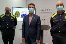 Relleu al capdavant de la Policia Municipal del Vendrell   