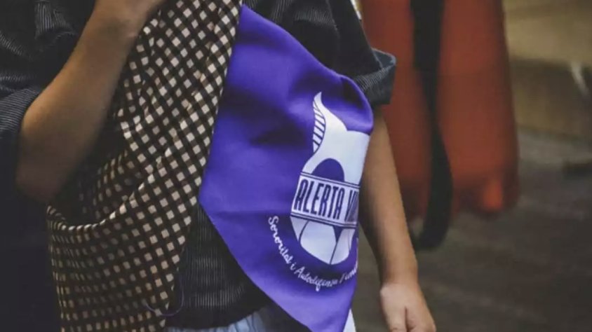 Alberta Violeta rep una multa per "plantar cara al masclisme i al racisme"