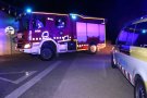 Confinen dues urbanitzacions per un incendi urbà i forestal a Calafell on treballen 35 dotacions dels Bombers