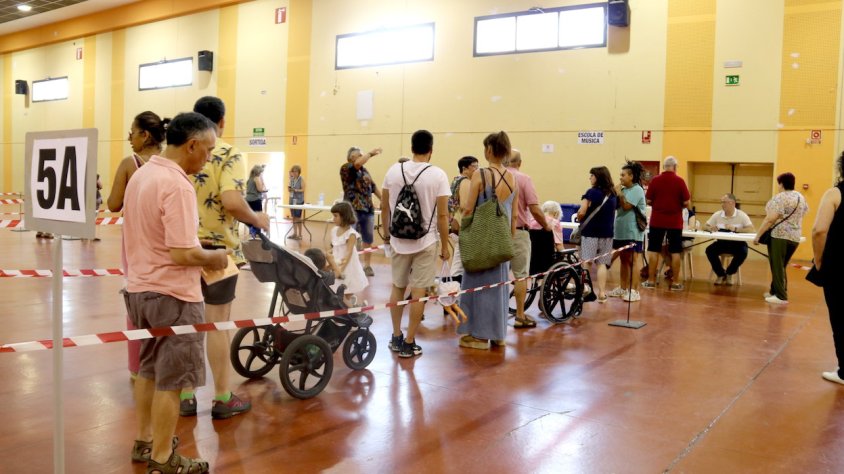 La participació a Catalunya a les eleccions del 23-J és del 36,78% a les 14 hores, quasi 4 punts menys que al 2019