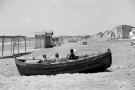 La platja de Sant Salvador recorda l’artista Antoni Ollé Pinell