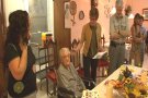 L'Ajuntament del Vendrell i la Generalitat de Catalunya feliciten una àvia centenària de la vila