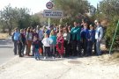 Els alumnes de català van caminant a Sant Vicenç de Calders i visiten la premsa de lliura. 