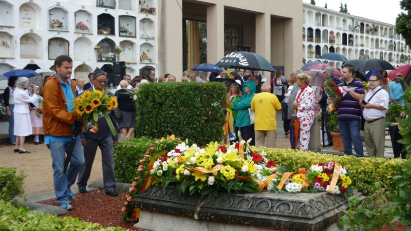 Ofrena floral a la tomba de Pau Casals de l'any passat