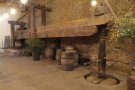 Elaboració d’oli amb la premsa del segle XIX de Sant Vicenç de Calders 