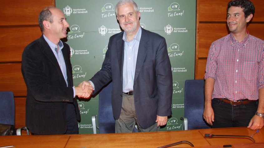 Moment de la signatura del conveni amb la Fundació Scienta