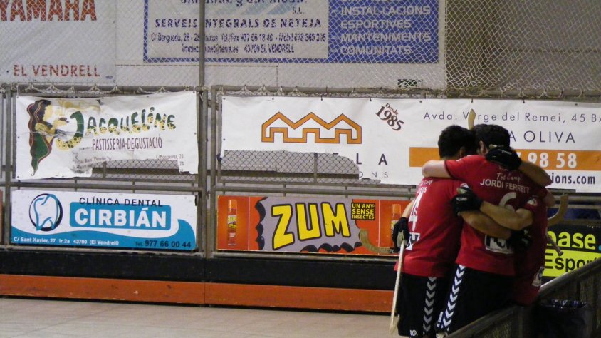 Jugadors del Moritz CE Vendrell celebrant un gol en l'anterior jornada de l'OK Lliga