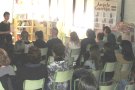 La comissió de famílies del Pla Educatiu d’Entorn i l’Escola de mares i pares continua oferint xerrades