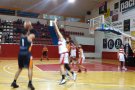 L’AB Vendrell s'aplica en defensa, en un dia gris, per sumar una nova victòria