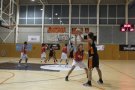 L’AB Vendrell sap patir en el tram final per emportar-se el derbi davant els Monjos.
