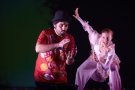 El Teatre Àngel Guimerà continua la programació aquest diumenge amb l’espectacle familiar “Bombolles de paper”