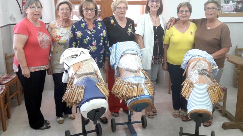 Alumnes del torn de dimarts de l’Escola de Puntaires de l‘Arboç.