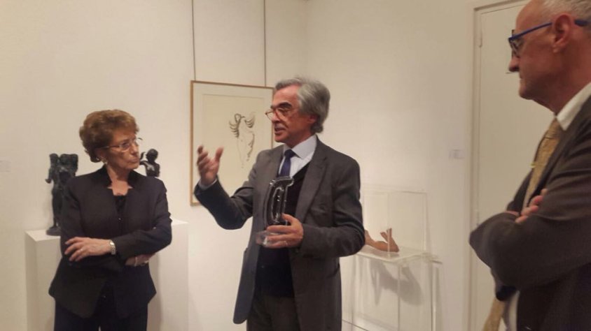 Recollida del premi per part del director de la Fundació Apel·les Fenosa, Josep Miquel Garcia.