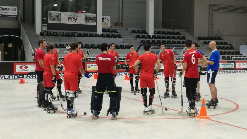 L'equip d'OK Lliga Plata del CE Vendrell es posa en marxa