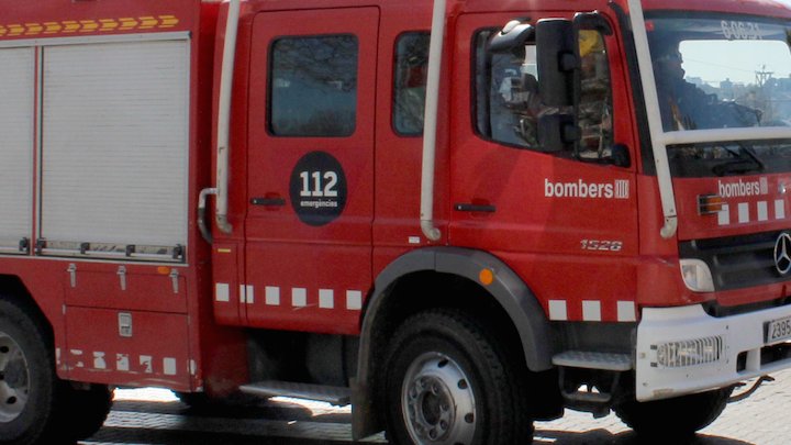Es crema un cotxe a Segur de Calafell en plena matinada