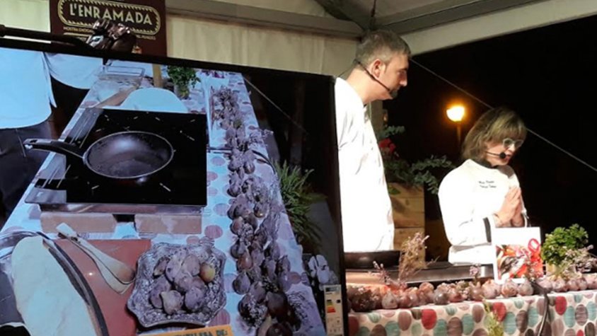 Moment del show cooking inaugural de la 6a edició de l’Enramada de l’Arboç l’any 2018.