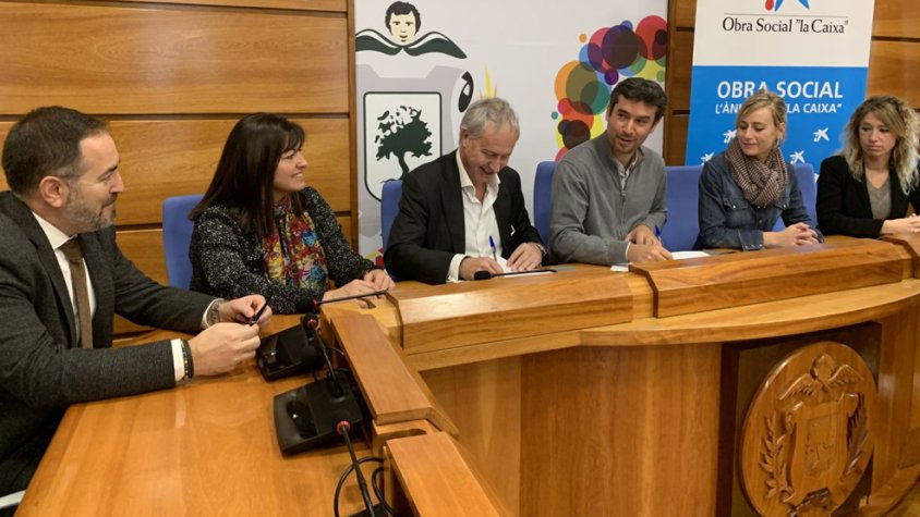 L’Obra Social “la Caixa” aporta 25.000 euros per a un programa de promoció teatral i musical a les escoles del Vendrell