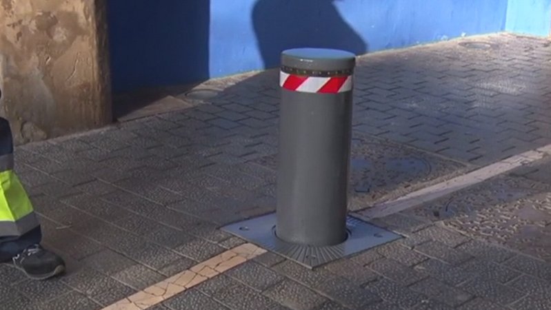 Els pilons que limiten l’accés al nucli antic del Vendrell s’activen per motius de seguretat