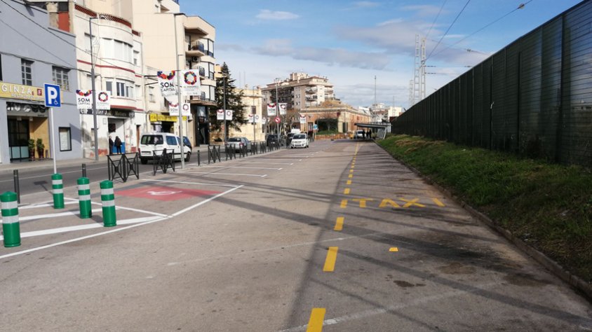 Millores a l’aparcament de vehicles i a la parada de taxis de l’estació de tren del Vendrell