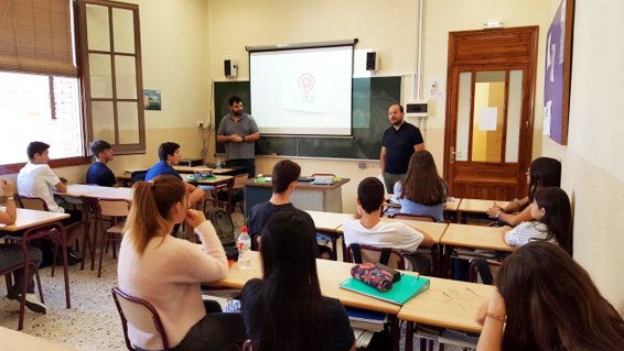 Sessió informativa a una de les escoles