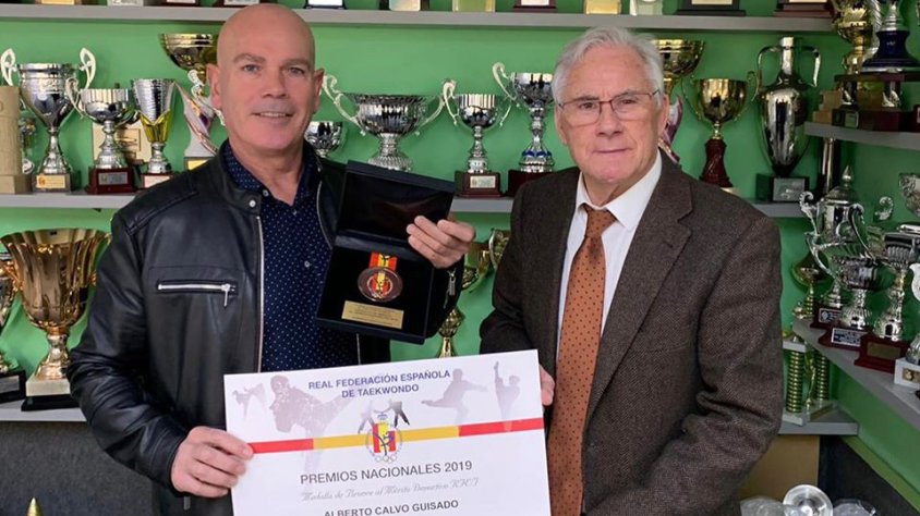 El mestre Albert Calvo del club Olímpic El Vendrell