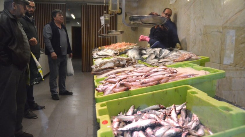 Què has de tenir en compte si vas a comprar en un comerç o supermercat?