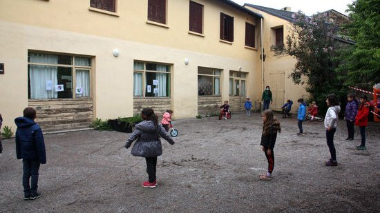 Els centres educatius en territoris de fase 2 obriran a partir de l'1 de juny amb assistència voluntària dels alumnes