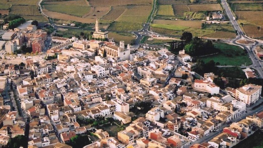 Els tècnics municipals de l’Ajuntament estan estudiant l’informe del projecte de la planta fotovoltaica sol.licitat pel Departament de Territori de la Generalitat