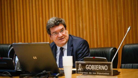 Pla mitjà del ministre d'Inclusió, Seguretat Social i Migracions, José Luis Escrivá, durant la compareixença a la comissió de Treball del Congrés el 15 d'abril del 2020