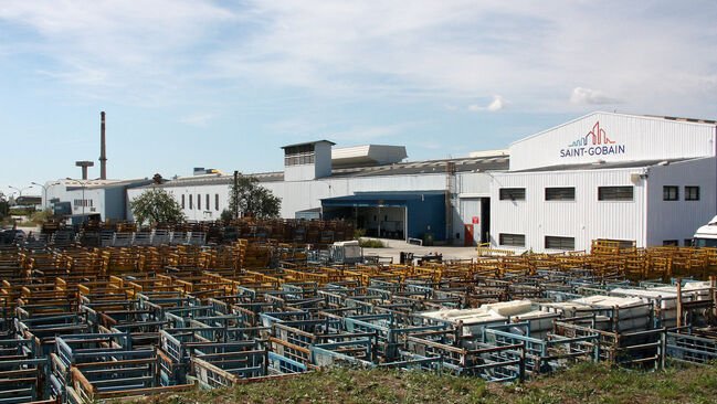 Cs insta el Govern a consensuar un pla de treball per evitar el tancament de les plantes de Saint-Gobain i de Bosch