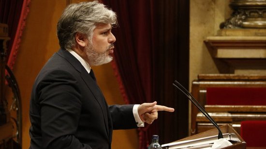 Batet alerta a Illa que el toc de queda "s'ha de decidir a Catalunya"