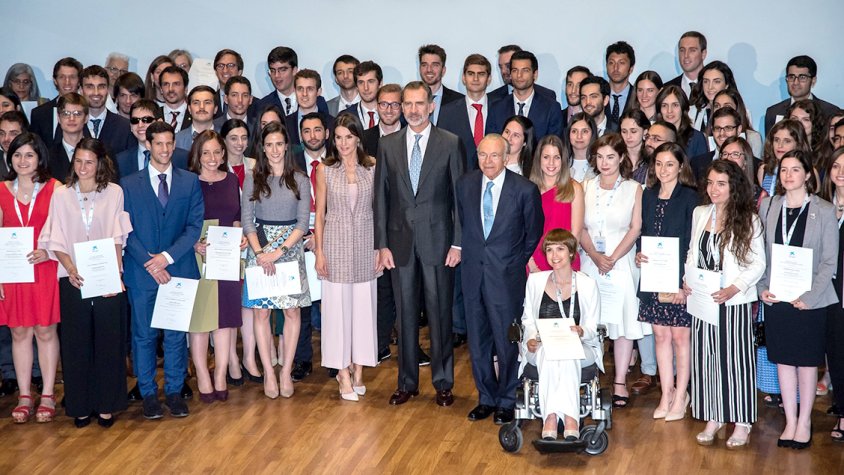 Fotografia de família dels becats per la Fundació la Caixa a la convocatòria 2018.