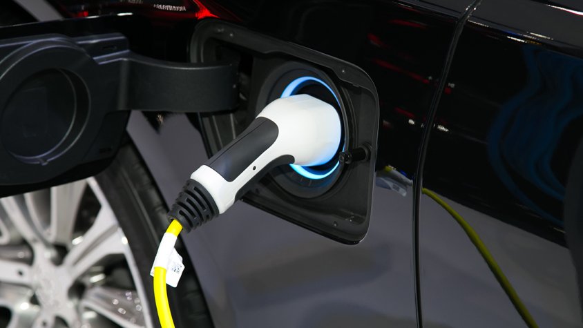 Catalunya perd el lideratge en electromobilitat a l'Estat però el manté en el nombre de punts de recàrrega