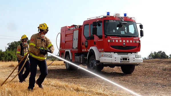 Amb la baixada de les temperatures, i l'augment d'ús d'aparells elèctrics i de calefacció, els Bombers de la Generalitat demanem extremar les precaucions a la llar
