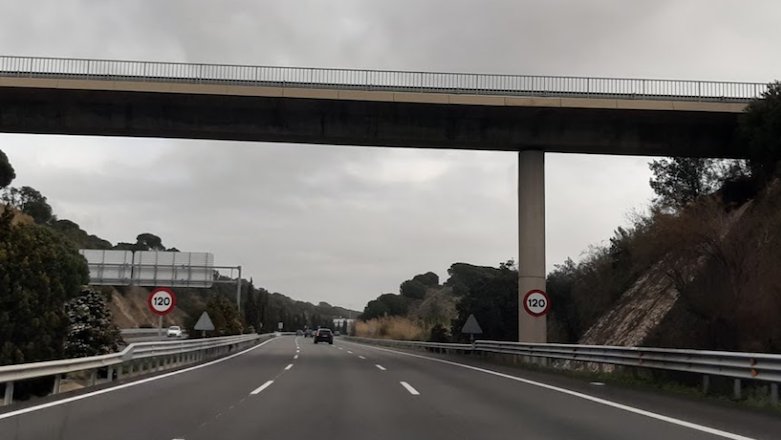 Investiguen un veí de Calafell per circular a 250 km/h a l'autopista C-32 