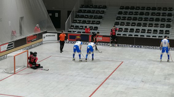 El CE Vendrell empata 5 a 5 amb el Vic Lleida