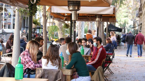 Confinament comarcal, ampliació de l'horari a la restauració i reobertura de gimnasos: les noves restriccions a partir d'aquest dilluns