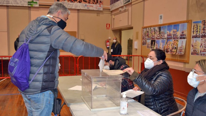 La participació a El Vendrell a les 6 de la tarda és del 37%