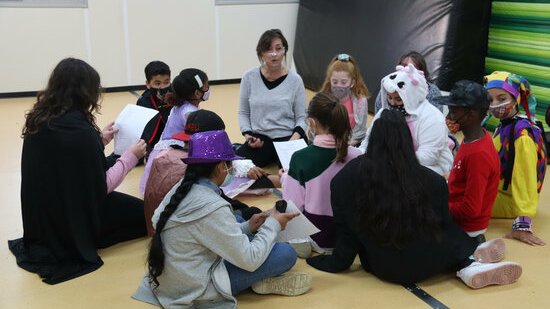 Pugen a Catalunya els grups escolars confinats i les persones en quarantena