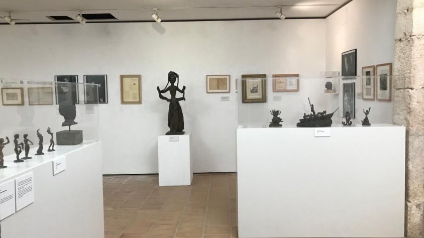 L'amistat entre l'escultor i el poeta Josep Carnet, en una exposició