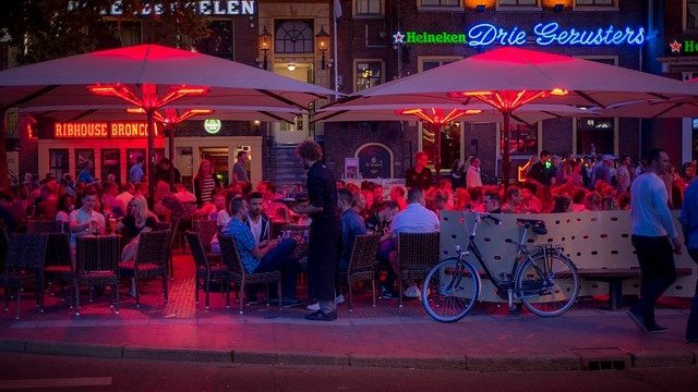 Empresa i Coneixement obre dilluns la segona línia d'ajuts per a establiments d'oci nocturn i parcs infantils privats tancats per les restriccions de la Covid-19