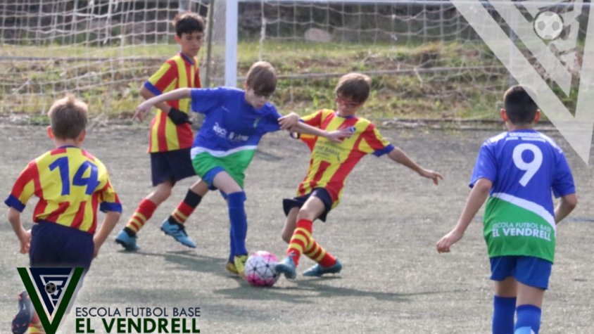 L'equip aleví d 'EFB el Vendrell disputa el primer partit davant l'AE Sicart