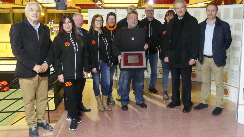 El Bàsquet Arboç ja llueix la placa del 75è Aniversari 