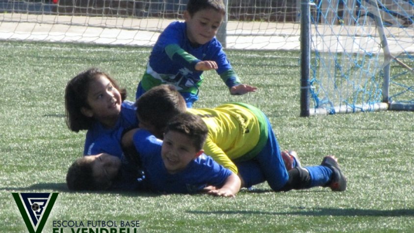 Exhibició de futbol dels més petits de l'EFB El Vendrell