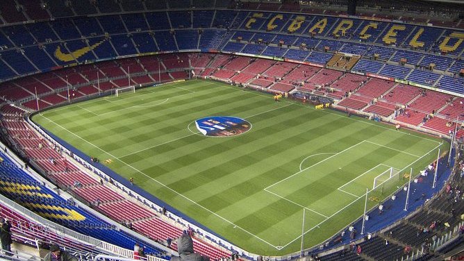 Les dues últimes jornades de la lliga de futbol tindran aficionats als camps als territoris en fase 1