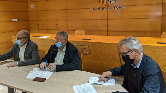 L'Ajuntament de l'Arboç signa un conveni que té per finalitat promoure l'acompanyament a les persones grans