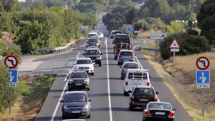 La producció de vehicles a l’Estat tanca els quatre primers mesos de l’any amb un descens del 13,4% respecte al 2019