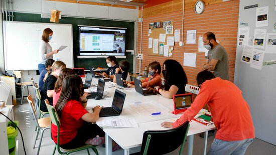Pugen a 244 els grups escolars confinats (+11) i a 6.441 les persones en quarantena (+590)